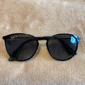 Ray-ban Erika black polarized sunglasses